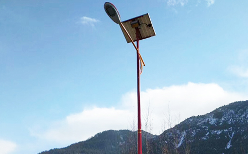 如何选择高质量的黄南太阳能路灯材料：全方位指南